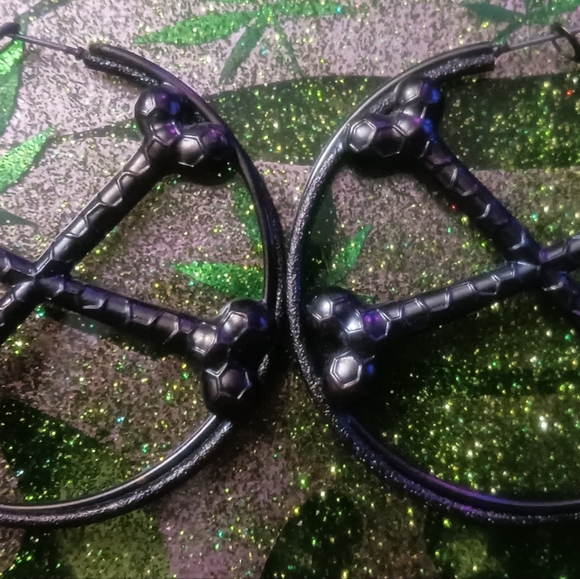 Crossbones hoops - Picture 3 of 4
